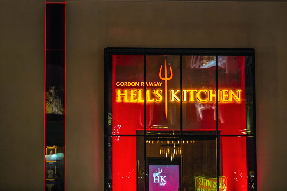 Luxury restaurant neon signage and custom lit displays from a sign company Houston to enhance premium brand visibility.